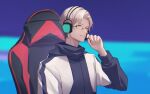  1boy chair fengtu_ad forehead gaming_chair glasses grin headphones highres jacket jersey long_sleeves open_mouth short_hair sitting smile solo tears_of_themis teeth vyn_richter_(tears_of_themis) white_hair white_jacket yellow_eyes 