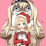  1girl artist_name blonde_hair blue_eyes blush bokukawauso dated hat highres jervis_(kancolle) kantai_collection long_hair long_sleeves official_alternate_costume open_mouth pink_background pom_pom_(clothes) santa_costume santa_hat signature simple_background smile teeth tk8d32 upper_body upper_teeth warspite_(kancolle) 