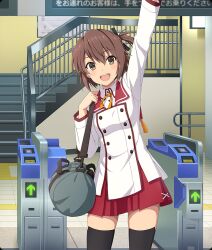  1girl :d arm_up bag black_ribbon black_thighhighs blush breasts brown_eyes brown_hair buttons double-breasted duffel_bag etou_kanami game_cg grey_bag hair_ribbon holding holding_bag long_sleeves medium_breasts minoseki_gakuin_uniform official_art one_side_up open_mouth railing red_sailor_collar red_skirt ribbon sailor_collar school_uniform shirt skirt smile solo stairs subway_station teeth thigh-highs third-party_source tile_floor tiles toji_no_miko toji_no_miko:_kizamishi_issen_no_tomoshibi translation_request upper_teeth_only white_shirt zettai_ryouiki 