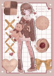  1girl absurdres bag bear_earrings bear_hair_ornament blue_eyes blunt_bangs border bow bowtie brown_border brown_hair brown_leg_warmers brown_ribbon brown_shoes cable_knit cardigan character_name checkered_background closed_mouth commentary cookie copyright_name earrings food full_body hair_ornament hair_ribbon heart heart_hair_ornament highres jewelry leg_warmers long_sleeves looking_at_viewer miniskirt mole mole_under_mouth nijisanji official_alternate_costume outline outside_border pantyhose partially_unbuttoned pigeon-toed pillow pleated_skirt ribbon sailor_collar sanou shiga_riko shoes short_hair shoulder_bag skirt sleeves_past_wrists sneakers solo standing stuffed_animal stuffed_toy symbol-only_commentary teddy_bear text_hair_ornament white_background white_outline white_sailor_collar white_skirt yellow_bow yellow_bowtie 