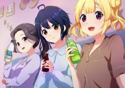  22/7 3girls :d absurdres ahoge alternate_hairstyle black_hair blonde_hair blue_pajamas blurry bottle brown_eyes brown_pajamas closed_mouth couch curtained_hair depth_of_field double_bun fujima_sakura grey_eyes grey_hair hair_bun hair_up highres holding holding_bottle igashiko indoors long_sleeves looking_at_viewer multiple_girls on_couch open_mouth orihara_sumika pajamas plastic_bottle purple_pajamas short_hair short_sleeves sitting smile takigawa_miu teeth two_side_up upper_body upper_teeth_only violet_eyes wavy_hair 