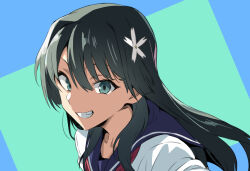  1girl aqua_eyes black_hair blue_sailor_collar commentary_request flower grin hair_flower hair_ornament highres kazuta1000 long_hair looking_at_viewer neckerchief red_neckerchief sailor_collar sakugawa_school_uniform saten_ruiko school_uniform serafuku sideways_glance smile solo summer_uniform teeth toaru_kagaku_no_railgun toaru_majutsu_no_index upper_body white_flower 