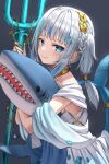  1girl bangs blue_eyes blue_hair blush choker closed_mouth commentary dress eyebrows_visible_through_hair fish_tail gawr_gura highres holding holding_polearm holding_weapon hololive hololive_english laurel_crown long_hair looking_at_viewer multicolored_hair polearm shark_tail silver_hair smile solo streaked_hair stuffed_animal stuffed_shark stuffed_toy superpig tail trident upper_body virtual_youtuber weapon white_dress yellow_choker 