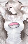  1girl arms_up blonde_hair breasts choker cynthia_(pokemon) hair_ornament hair_over_one_eye highres large_breasts long_hair looking_at_viewer poke_ball pokemon pokemon_(game) pokemon_dppt shirt short_sleeves smile t-shirt tommy_(kingdukeee) upper_body very_long_hair white_shirt 