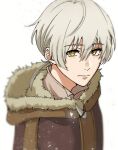  1boy closed_mouth coat collar dao_(daao_bf) eyebrows_visible_through_hair fumetsu_no_anata_e fur_trim fushi highres looking_at_viewer male_focus platinum_blonde_hair simple_background solo upper_body white_background yellow_eyes 