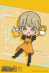  1girl :d alternate_costume apron artist_request black_pants black_shirt black_shoes blonde_hair blush blush_stickers bright_pupils chibi chibi_only collared_shirt copyright_logo copyright_name cup diamond-shaped_pupils diamond_(shape) disposable_cup drink drinking_straw drop_shadow food full_body green_eyes highres holding holding_cup holding_drink holding_food huang_pao-lin ice ice_cube logo no_sclera official_art open_mouth orange_apron pants scan shirt shoes short_hair short_sleeves smile solo symbol-shaped_pupils third-party_source tiger_&amp;_bunny very_short_hair white_pupils 