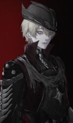  1boy black_hat blonde_hair blue_eyes closed_mouth collared_vest commentary_request gi_ra1 gradient_background hair_between_eyes hat highres lee:_hyperreal_(scarlet_redeemer)_(pgr) lee_(pgr) looking_at_viewer male_focus official_alternate_costume open_clothes open_vest popped_collar punishing:_gray_raven red_background red_vest short_hair solo tricorne upper_body vest 