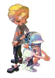  1boy 1girl 99933g back-to-back bicycle_helmet black_pants black_shoes black_shorts blonde_hair blunt_bangs blunt_ends closed_mouth commentary_request grey_eyes grey_shirt helmet inkling inkling_girl inkling_player_character korean_commentary long_hair looking_at_viewer medium_hair mohawk octoling octoling_boy octoling_player_character own_hands_together pants pointy_ears print_shirt red_eyes shirt shoes shorts simple_background splatoon_(series) splatoon_3 squatting tentacle_hair thick_eyebrows white_background white_shoes 