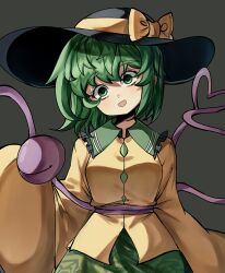  1girl :d @_@ absurdres black_hat blank_stare blouse bow commentary cowboy_shot dot_nose eyeball frilled_shirt_collar frills green_eyes green_hair green_skirt grey_background hat hat_bow hat_ribbon head_tilt heart heart_of_string highres komeiji_koishi long_sleeves looking_at_viewer open_mouth ribbon shirt short_hair simple_background skirt sleeves_past_fingers sleeves_past_wrists smile solo straight-on third_eye touhou user_jnhm8724 wide-eyed wide_sleeves yellow_bow yellow_ribbon yellow_shirt 