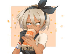  1girl bea_(pokemon) black_hairband blonde_hair bow_hairband commentary_request cup drinking dynamax_band flower_symbol gloves grey_eyes hair_between_eyes hairband highres holding holding_cup nano_popo02 pokemon pokemon_sword_and_shield print_shirt shirt short_hair short_sleeves single_glove solo tied_shirt upper_body 