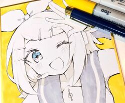  :d art_tools_in_frame blue_eyes blush bow collarbone commentary_request detached_sleeves grey_sailor_collar hair_bow hair_ornament hairclip headphones headset kagamine_rin looking_at_viewer mani_(manidrawings) marker_(medium) medium_hair one_eye_closed parallel_hairclips parted_bangs pen_(medium) photo_(medium) sailor_collar salute shikishi shirt sidelocks sleeveless sleeveless_shirt smile spot_color traditional_media treble_clef upper_body vocaloid yellow_background 