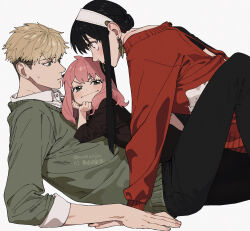  1boy 2girls anya_(spy_x_family) black_hair blonde_hair blush child closed_mouth commentary_request dress earrings family from_side girl_on_top hairband highres husband_and_wife jewelry long_hair long_sleeves lying_on_person multiple_girls p_notninjin pink_hair red_eyes short_hair sidelocks simple_background smile smug spy_x_family twilight_(spy_x_family) twitter_username white_background yor_briar 