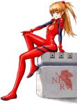  1girl arm_support bangs blue_eyes bodysuit box breasts commentary crate from_side full_body grin hair_between_eyes hand_on_own_knee highres interface_headset knee_up long_hair looking_at_viewer looking_to_the_side neon_genesis_evangelion nerv pilot_suit plugsuit rebuild_of_evangelion red_bodysuit redhead sayamiya simple_background sitting sitting_on_box small_breasts smile solo souryuu_asuka_langley two_side_up white_background 