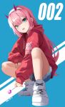 character_name darling_in_the_franxx denim denim_shorts green_eyes hairband highres hood hoodie horns mansu_(user_pnmp4287) oni_horns pink_hair red_hoodie red_horns shoes shorts sneakers squatting white_footwear white_hairband zero_two_(darling_in_the_franxx) 