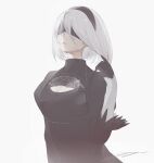  1girl absurdres artist_name black_dress black_hairband blindfold cleavage_cutout clothing_cutout dress feather-trimmed_sleeves gloves hairband hand_up highres juliet_sleeves long_sleeves medium_hair nier_(series) nier_automata parted_lips puffy_sleeves signature simple_background solo upper_body yorha_no._2_type_b yuishi 