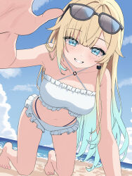 1girl absurdres aizawa_ema aqua_hair bare_legs barefoot beach bikini blonde_hair blue_eyes breasts cat_earrings clouds collarbone earrings eyewear_on_head frilled_bikini frills from_below gradient_hair grin highres jewelry kneeling light_blush long_hair looking_at_viewer medium_breasts midriff multicolored_hair ocean outdoors reaching reaching_towards_viewer riranokarinto sky smile solo stomach swimsuit teeth virtual_youtuber vspo! white_bikini 