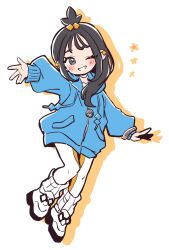  1girl black_hair blue_hoodie cube_hair_ornament earclip full_body grey_eyes grin hair_ornament highres hood hoodie kino_haruc leggings lida_(pokemon) long_hair long_sleeves looking_at_viewer loose_socks mega_stone one_eye_closed pokemon pokemon_legends:_z-a shoes simple_background smile socks solo standing topknot two-tone_legwear white_background white_leggings white_shoes white_socks wispy_bangs 