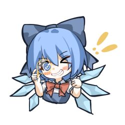  >_o 1girl blue_bow blue_eyes blue_hair blue_vest blush bow bowtie chinese_commentary cirno collared_shirt commentary_request detached_wings gan_cao_xuan_mi_su grin hair_bow ice ice_wings looking_at_viewer monocle notice_lines one_eye_closed red_bow red_bowtie shirt simple_background smile solo thumbs_up touhou transparent_background upper_body vest white_shirt wings 