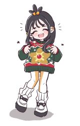  1girl alternate_costume black_hair closed_eyes cube_hair_ornament earclip full_body green_shirt hair_ornament highres kino_haruc leggings lida_(pokemon) long_hair looking_at_viewer loose_socks open_mouth orange_leggings pokemon pokemon_legends:_z-a shirt shoes simple_background socks solo standing staryu sweater topknot two-tone_legwear white_background white_leggings white_shoes wispy_bangs 