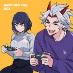  1boy 1girl 2022 alternate_costume arataki_itto bangs black_hair closed_eyes closed_mouth commentary_request controller fangs game_controller genshin_impact grey_hair happy_new_year holding horns kujou_sara long_hair long_sleeves new_year open_mouth playing_games ribbed_sweater rome_romedo shirt short_hair simple_background sweat sweater thick_eyebrows yellow_background yellow_eyes 