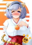  1girl 2022 alternate_costume animal_ears azur_lane blush breasts fake_animal_ears fake_tail food food_on_breasts fruit hand_on_own_chest highres japanese_clothes kimono large_breasts looking_at_viewer mandarin_orange medium_hair new_year object_on_breast one_eye_closed oppai_mochi purple_hair reno_(azur_lane) simple_background smile solo suzu_(17081023) tail upper_body violet_eyes white_kimono 