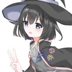  ashen1017 bad_id bad_pixiv_id bangs black_hair breasts brooch eyebrows_visible_through_hair grey_eyes hat highres jewelry majo_no_tabitabi ribbon saya_(majo_no_tabitabi) short_hair small_breasts v white_background witch_hat 