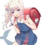  1girl animal_ears backpack bag bangs blue_eyes blue_hair cat_ears fish_tail gawr_gura hair_ornament hololive hololive_english looking_at_viewer multicolored_hair open_mouth randoseru serino_itsuki shark_tail sharp_teeth side_ponytail silver_hair smile solo streaked_hair tail teeth virtual_youtuber 