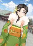  1girl absurdres architecture artist_progress black_hair blue_sky blurry clouds depth_of_field dutch_angle east_asian_architecture floral_print flower fur-trimmed_kimono fur_trim furisode green_kimono hair_flower hair_ornament highres idolmaster idolmaster_cinderella_girls japanese_clothes kimono looking_at_viewer obi outdoors print_kimono rookie_trainer sash shrine side_ponytail sky smile solo stone_walkway trainer_(idolmaster) ushimochi wide_sleeves 