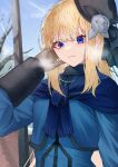  1girl absurdres blonde_hair blue_eyes blue_shawl blue_sky blush breath brown_gloves fate/grand_order fate_(series) flower fur-trimmed_sleeves fur_trim gloves hair_flower hair_ornament hand_in_hair hat highres kugatunohito long_hair looking_at_viewer lord_el-melloi_ii_case_files parted_lips reines_el-melloi_archisorte shawl sky smile solo upper_body winter 
