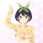  1girl black_hair blush breasts crop_top go-toubun_no_hanayome green_eyes green_headwear gs_(onsen_syndicate) hair_ribbon hand_up heart highres kanojo_okarishimasu looking_up medium_breasts nakano_yotsuba number_print patterned_background pink_background ribbon sarashina_ruka under_boob yellow_crop_top 