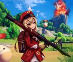  1girl :3 absurdres artist_name backpack bag bangs blonde_hair blue_sky brown_gloves cabbie_hat clouds clover crossed_bangs english_commentary explosion fence forest from_side genshin_impact gloves hair_between_eyes hat hat_feather highres holding holding_weapon jumpy_dumpty klee_(genshin_impact) long_hair long_sleeves looking_at_viewer mountain mountainous_horizon nature outdoors pointy_ears red_eyes red_headwear rocket_launcher rpg rpg-7 sidelocks sky smile trigger_discipline upper_body watermark weapon yuevuo 