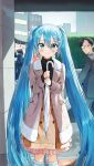  1girl 2boys bangs blue_eyes blue_hair blush coat commentary_request hair_between_eyes hatsune_miku highres holding holding_umbrella long_hair long_sleeves looking_at_viewer multiple_boys outdoors pentagon_(railgun_ky1206) rain smile solo_focus twintails umbrella very_long_hair vocaloid 