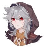  1boy antenna_hair bangs closed_mouth cropped_shoulders fang genshin_impact grey_hair hair_between_eyes hatoba_hhh highres hood hood_up long_hair looking_at_viewer male_focus portrait razor_(genshin_impact) red_eyes scar scar_on_face simple_background skin_fang solo white_background 