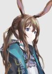 1girl amiya_(arknights) animal_ears arknights bangs black_jacket blue_collar blue_eyes brown_hair closed_mouth collar extra_ears eyebrows_visible_through_hair grey_background hair_between_eyes highres jacket long_hair looking_at_viewer open_clothes open_jacket ponytail rabbit_ears rhodes_island_logo simple_background solo upper_body wh1te 