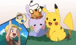  +_+ 1girl :d arm_up blonde_hair blue_eyes blush_stickers bonnie_(pokemon) brown_shirt clouds commentary_request dedenne goomy gouda_takeshi_(dogezakaiden) grass hand_up open_mouth pikachu pokemon pokemon_(anime) pokemon_xy_(anime) shirt short_hair short_sleeves sky smile spoken_object tongue 