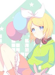  1girl aryuma772 balloon bangs blonde_hair blue_eyes bow closed_mouth green_sweater hair_bow hair_ornament hand_in_pocket headphones headphones_around_neck highres hood hood_down hooded_sweater kagamine_rin layered_skirt miniskirt parted_bangs pink_skirt short_hair skirt solo stuffed_animal stuffed_bunny stuffed_toy sweater vocaloid white_bow x_hair_ornament 