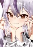  1girl :3 absurdres bangs blush brown_eyes close-up commentary_request demon_girl detached_sleeves diamond_(shape) eyebrows_visible_through_hair face grey_hair hair_between_eyes hand_on_own_chin head_rest highres holding holding_hair hololive holox la+_darknesss long_hair looking_at_viewer multicolored_hair pointy_ears purple_hair sidelocks slit_pupils solo streaked_hair striped_horns toi1et_paper virtual_youtuber 