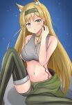  1girl animal_ear_fluff animal_ears arknights bangs bare_arms bare_shoulders blonde_hair blue_background blush breasts choker commentary_request crop_top eyebrows_visible_through_hair feet_out_of_frame green_choker green_eyes grey_hairband hairband hand_up highres horn_(arknights) knee_up large_breasts long_hair looking_at_viewer magaasha midriff navel parted_lips sitting solo sports_bra stomach striped striped_legwear thigh-highs vertical-striped_legwear vertical_stripes very_long_hair wolf_ears 