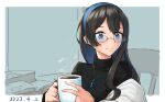  1girl ahchih alternate_costume black_hair black_sweater blue_eyes blue_hairband coffee_mug cup hairband highres holding holding_cup jewelry kantai_collection long_hair long_sleeves mug necklace ooyodo_(kancolle) smile solo sweater turtleneck turtleneck_sweater upper_body 