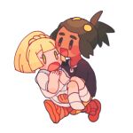  1boy 1girl black_shirt blonde_hair carrying chibi commentary_request dark-skinned_male dark_skin green_eyes green_hair hair_ornament hau_(pokemon) lillie_(pokemon) open_mouth own_hands_together pokemon pokemon_(game) pokemon_sm ponytail princess_carry sarami_(sa_rami30) shirt white_shirt 