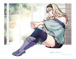  1girl bare_shoulders blonde_hair blue_eyes blue_hairband boots bracelet eyewear_on_head full_body hairband hiyoshi_hana jewelry long_hair looking_at_viewer macross macross_frontier own_hands_together sheryl_nome shorts sitting solo thigh-highs 