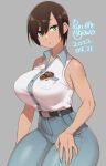  1girl agawa_ryou armpit_crease artist_name bangs bare_shoulders belt belt_buckle black_belt blue_shirt breast_pocket breasts brown_hair buckle collared_shirt commentary contrapposto cookie cowboy_shot dated denim english_commentary food food_on_breasts freckles green_eyes grey_background hair_between_eyes hand_on_own_leg high-waist_pants jeans large_breasts looking_at_viewer multicolored_shirt numbered original pants parted_lips pocket shirt shirt_tucked_in short_hair simple_background sleeveless sleeveless_shirt solo straight_hair swept_bangs tented_shirt thick_thighs thighs white_shirt 