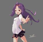  1girl absurdres ahoge black_skirt character_name from_side grey_background hair_intakes hairband highres konno_yuuki_(sao) long_hair looking_at_viewer outstretched_arms purple_hair red_eyes red_hairband shirt skirt smile solo sword_art_online white_shirt yuuki_(sao) yuuki_(yuuki08435994) 