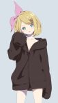  1girl bangs black_hoodie blonde_hair bow collarbone frown green_eyes hair_bow head_tilt highres hood hoodie kagamine_rin lace-trimmed_sleeves lace_trim long_sleeves looking_at_viewer naked_hoodie noa_(retsuhim6927) oversized_clothes pale_skin pink_bow sleeves_past_fingers sleeves_past_wrists solo swept_bangs tareme tongue tongue_out very_long_sleeves vocaloid zipper 