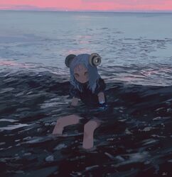  1girl azigashimitoru bangs black_shirt blood blue_blood blue_hair commentary green_eyes horizon horns long_hair looking_at_viewer ocean original parted_lips partially_submerged pink_sky puffy_short_sleeves puffy_sleeves scenery sheep_horns shirt short_sleeves sitting solo water waves 