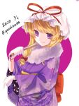  1girl bangs blonde_hair bow bracelet closed_fan closed_mouth commentary dated eyebrows_visible_through_hair folding_fan fur-trimmed_kimono fur_trim gloves hair_bow hand_fan hat hat_ribbon highres holding holding_fan japanese_clothes jewelry kimono long_hair long_sleeves looking_at_viewer mob_cap numujika purple_kimono red_bow red_ribbon ribbon simple_background smile solo touhou twitter_username upper_body violet_eyes white_gloves white_headwear wide_sleeves yakumo_yukari 