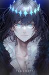  1boy absurdres alternate_hair_color bangs black_fur black_hair blue_eyes character_name closed_mouth collared_shirt commentary_request crown diamond_hairband fate/grand_order fate_(series) fur_collar highres light_smile looking_at_viewer male_focus medium_hair nang_z1 no_wings oberon_(fate) oberon_(third_ascension)_(fate) official_alternate_costume shiny shiny_skin shirt solo spoilers upper_body white_shirt 