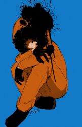 1boy black_gloves black_shoes blue_background fur-trimmed_hood fur_trim gloves highres hood hood_up ink jacket kenny_mccormick looking_at_viewer male_focus orange_jacket orange_pants pants shoes signature simple_background sitting solo south_park splotch tairiku 