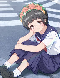  1girl absurdres black_eyes black_hair blue_sailor_collar blue_skirt closed_mouth commentary_request flower hair_flower hair_ornament head_wreath highres intersection kafka963 knees_up looking_at_viewer neckerchief outdoors pleated_skirt red_neckerchief sailor_collar sakugawa_school_uniform school_uniform serafuku shirt short_hair sitting skirt smile solo summer_uniform toaru_kagaku_no_railgun toaru_majutsu_no_index uiharu_kazari white_shirt 