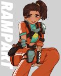  1girl absurdres apex_legends aqua_shirt arm_tattoo blush brown_eyes brown_hair character_name cropped_shirt dark-skinned_female dark_skin earrings elbow_pads facial_mark forehead_mark grey_background hair_behind_ear highres jewelry jumpsuit knee_pads looking_to_the_side orange_jumpsuit rampart_(apex_legends) ritomidi shirt side_ponytail single_elbow_pad single_knee_pad sitting solo tattoo tooth_gap 
